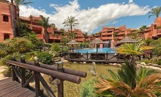Apartamento ático de lujo a la venta en complejo situado en primera línea de playa en la Nueva Milla de Oro, Marbella - Estepona 25