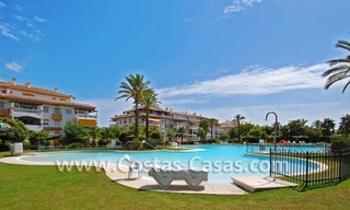 Apartamento de golf situado, planta baja en venta, Puerto Banús – Marbella – Nueva Andalucía 0