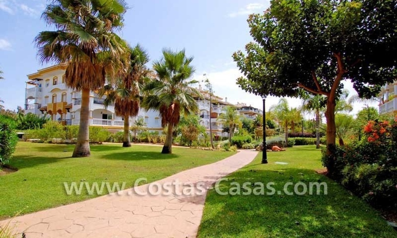 Apartamento de golf situado, planta baja en venta, Puerto Banús – Marbella – Nueva Andalucía 8
