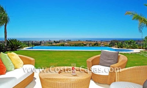 Villa de lujo en venta, exclusivo complejo de golf, Nueva Milla de Oro, Puerto Banús - Marbella, Benahavis - Estepona 