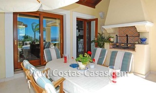 Villa de lujo en venta, exclusivo complejo de golf, Nueva Milla de Oro, Puerto Banús - Marbella, Benahavis - Estepona 9