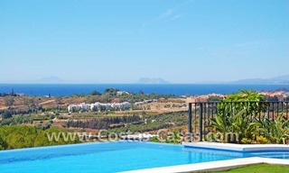 Villa de lujo en venta, exclusivo complejo de golf, Nueva Milla de Oro, Puerto Banús - Marbella, Benahavis - Estepona 2