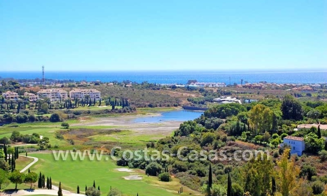 Villa de lujo en venta, exclusivo complejo de golf, Nueva Milla de Oro, Puerto Banús - Marbella, Benahavis - Estepona 5