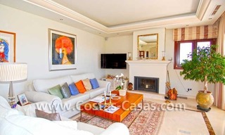 Villa de lujo en venta, exclusivo complejo de golf, Nueva Milla de Oro, Puerto Banús - Marbella, Benahavis - Estepona 13