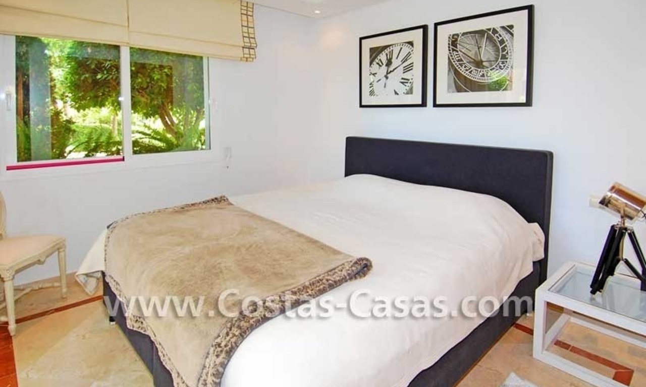 Apartamento de lujo, planta baja, primera línea de playa, frente a la playa, Nueva Milla de Oro, Marbella - Estepona 15