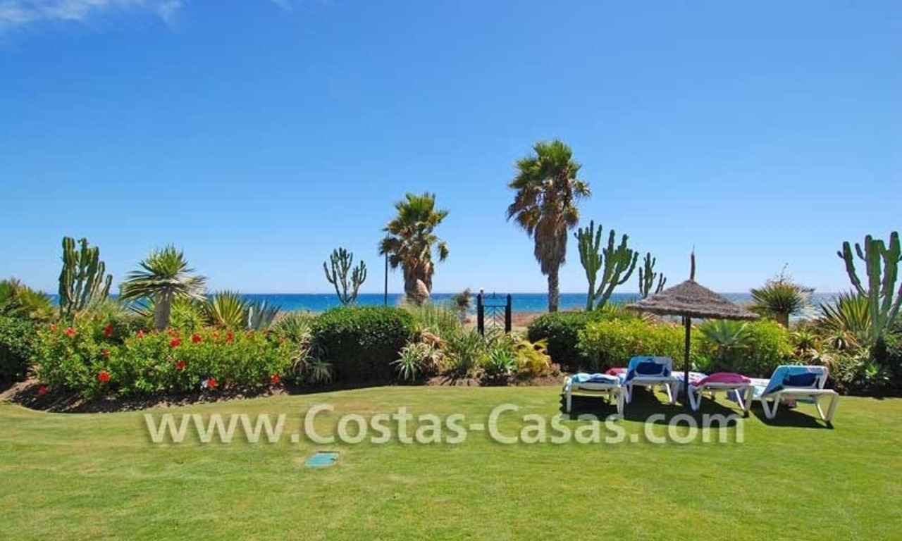 Apartamento de lujo, planta baja, primera línea de playa, frente a la playa, Nueva Milla de Oro, Marbella - Estepona 21