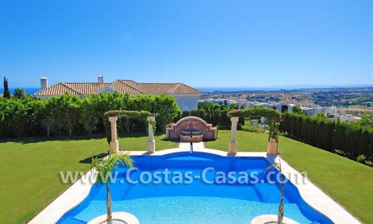 Villa moderna de estilo andaluz a la venta, complejo de golf, Nueva Milla de Oro, Puerto Banús - Marbella, Benahavis - Estepona 6