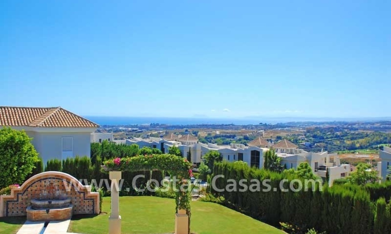 Villa moderna de estilo andaluz a la venta, complejo de golf, Nueva Milla de Oro, Puerto Banús - Marbella, Benahavis - Estepona 7