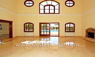 Villa moderna de estilo andaluz a la venta, complejo de golf, Nueva Milla de Oro, Puerto Banús - Marbella, Benahavis - Estepona 10