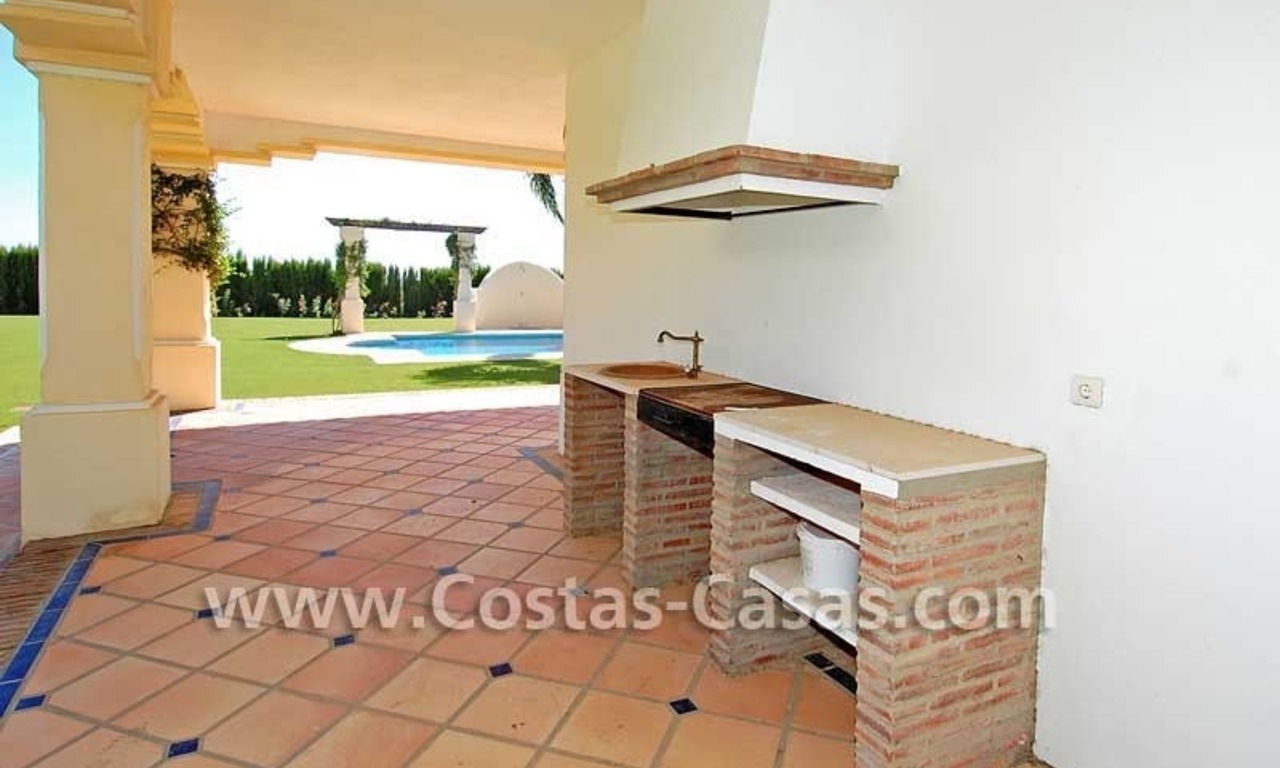 Villa moderna de estilo andaluz para comprar, complejo de golf, Nueva Milla de Oro, Puerto Banús - Marbella, Estepona 30