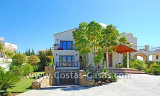 Villa de lujo en venta, exclusivo complejo de golf, Nueva Milla de Oro, Puerto Banús - Marbella, Benahavis - Estepona 1