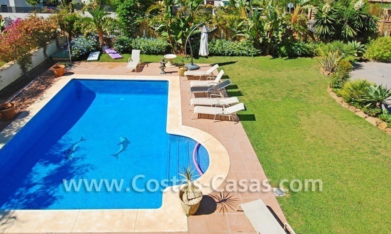 Villa de lujo en venta, exclusivo complejo de golf, Nueva Milla de Oro, Puerto Banús - Marbella, Benahavis - Estepona 10