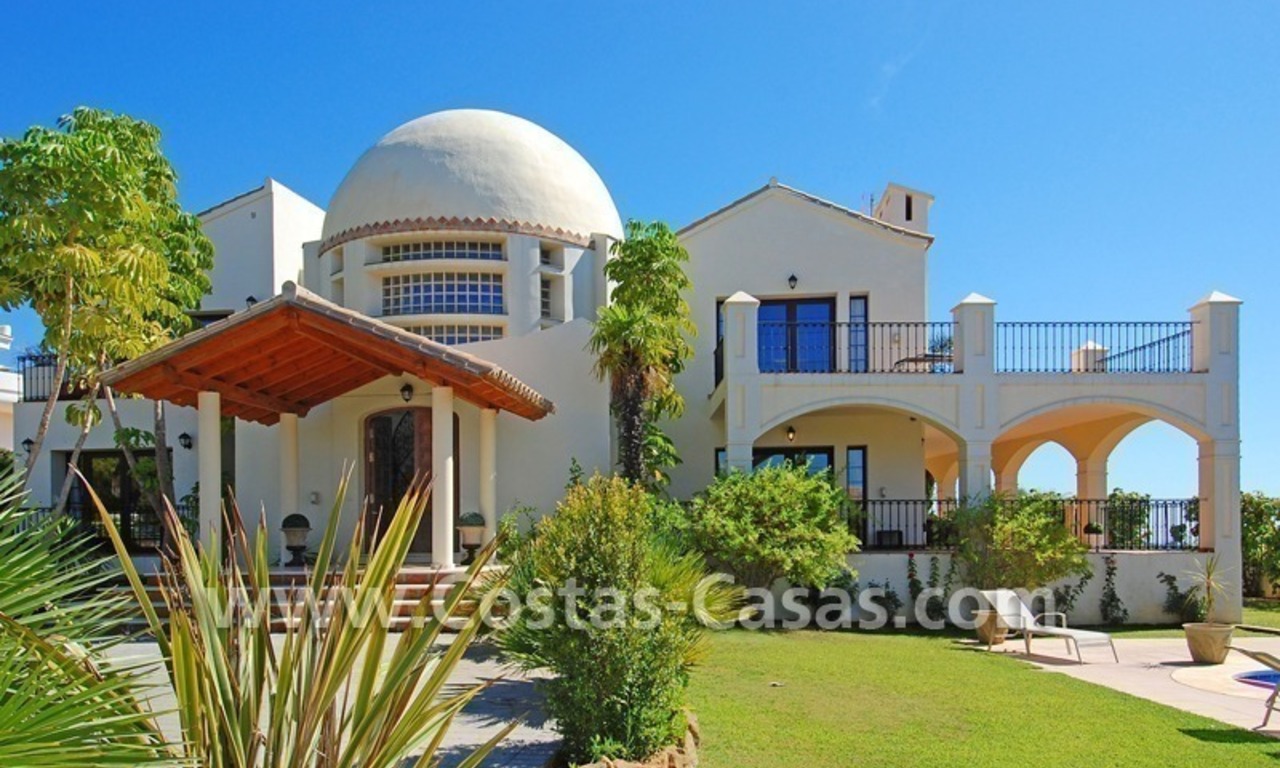 Villa de lujo en venta, exclusivo complejo de golf, Nueva Milla de Oro, Puerto Banús - Marbella, Benahavis - Estepona 3