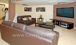 Villa de lujo en venta, exclusivo complejo de golf, Nueva Milla de Oro, Puerto Banús - Marbella, Benahavis - Estepona 31