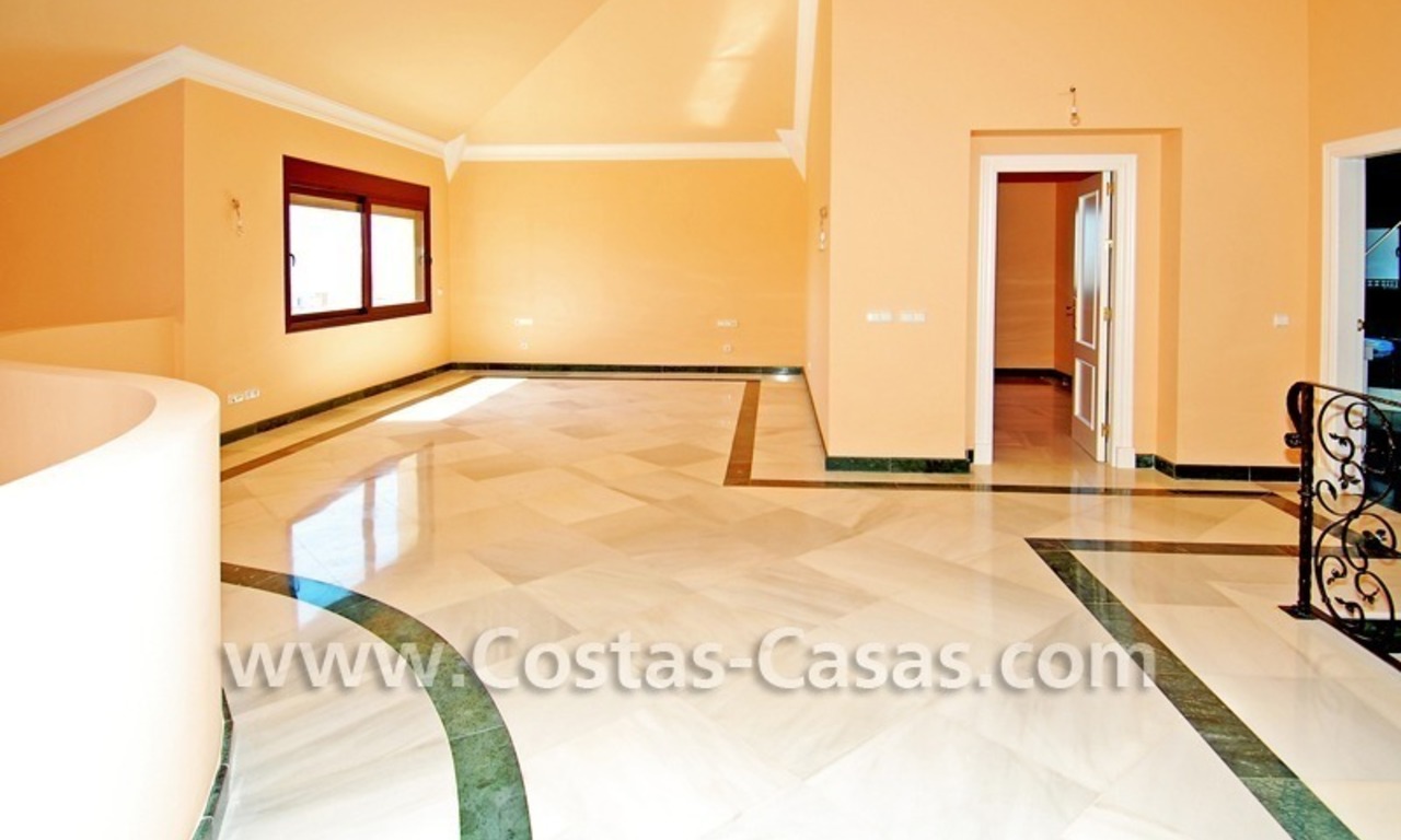 Villa de estilo clásico andaluz en venta, complejo de golf, Nueva Milla de Oro, Puerto Banús - Marbella, Benahavis - Estepona 15