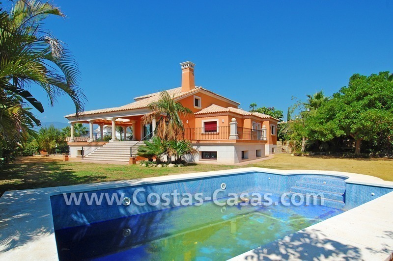 Villa de estilo clásico andaluz en venta, complejo de golf, Nueva Milla de Oro, Puerto Banús - Marbella, Benahavis - Estepona