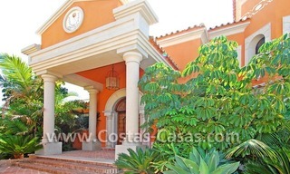 Villa de estilo clásico andaluz en venta, complejo de golf, Nueva Milla de Oro, Puerto Banús - Marbella, Benahavis - Estepona 5