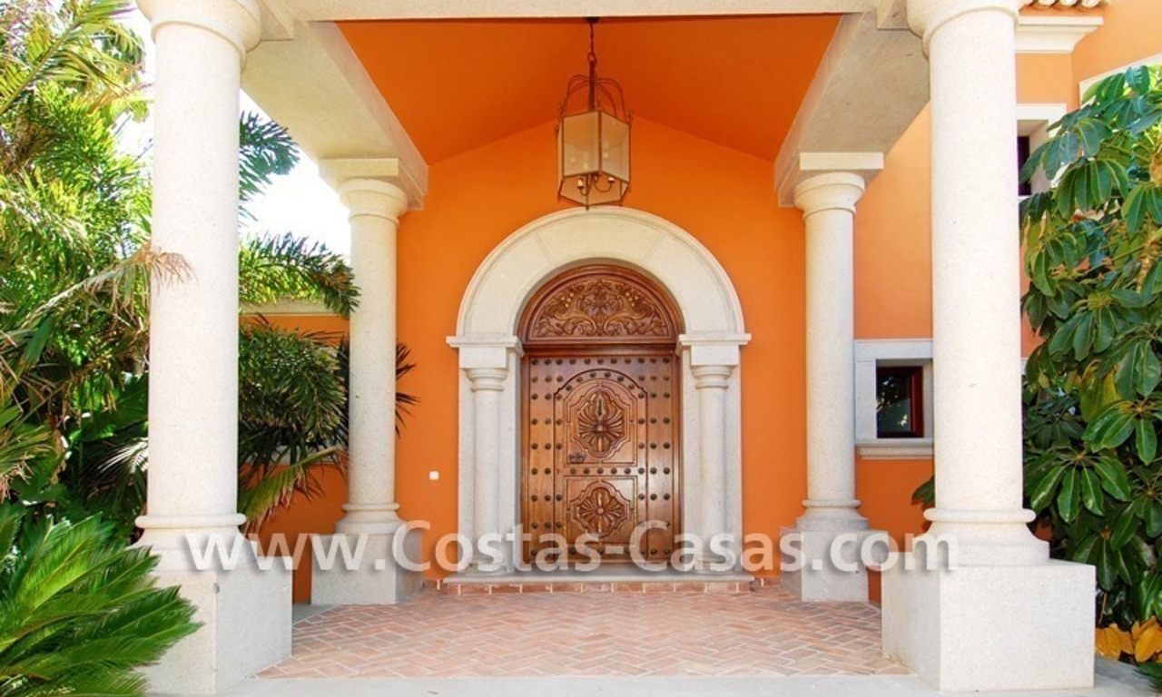 Villa de estilo clásico andaluz en venta, complejo de golf, Nueva Milla de Oro, Puerto Banús - Marbella, Benahavis - Estepona 6