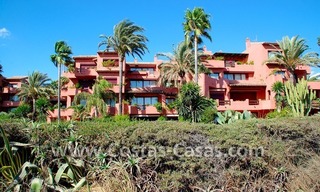 Ganga! Apartamento ático al lado de la playa a la venta en Marbella Este 6