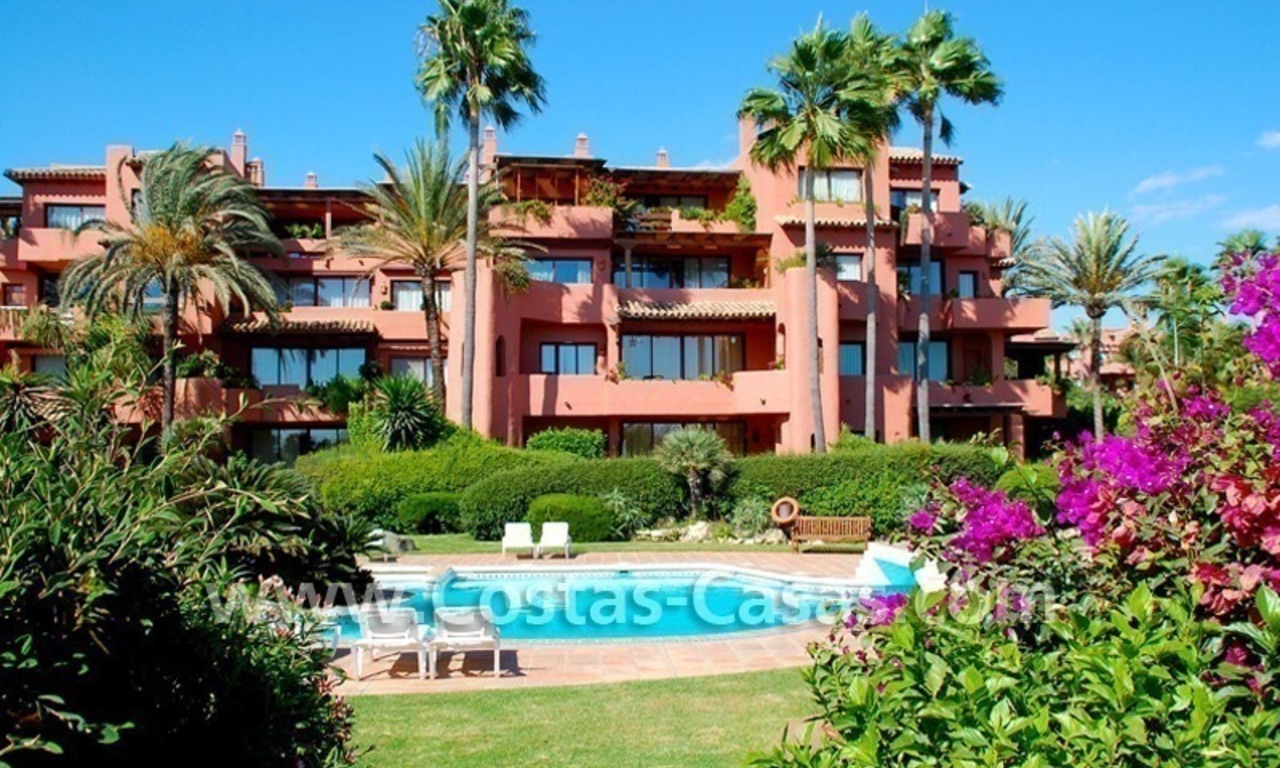 Ganga! Apartamento ático al lado de la playa a la venta en Marbella Este 8