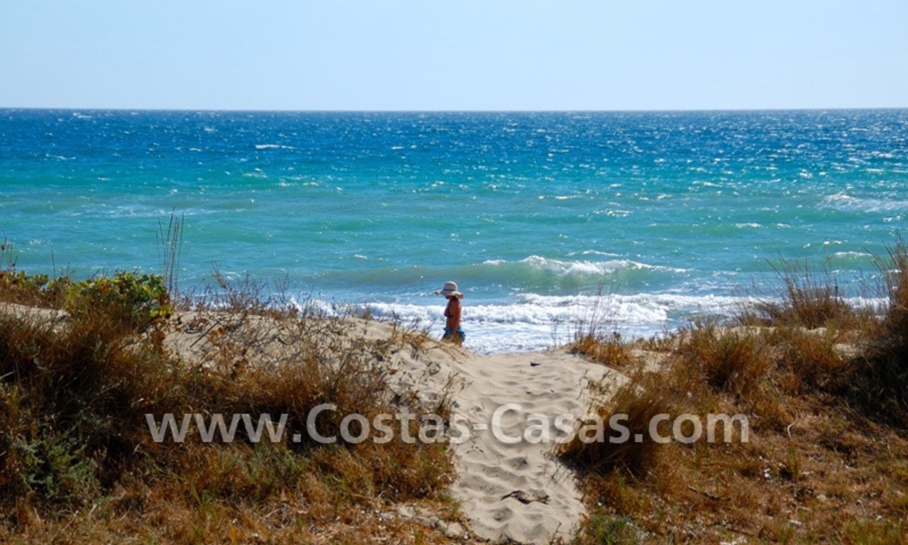 Villas en primera linea de playa en venta, Marbella - Costa del Sol 15