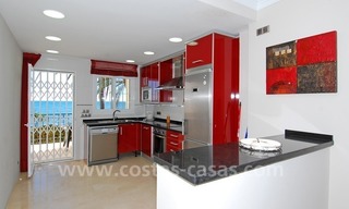 Apartamento ático en primera línea de playa a la venta en la Nueva Milla de Oro entre Marbella y Estepona centro 10