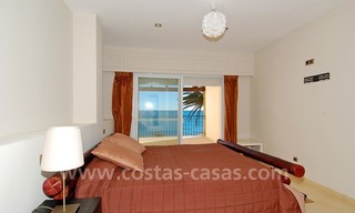 Apartamento ático en primera línea de playa a la venta en la Nueva Milla de Oro entre Marbella y Estepona centro 13