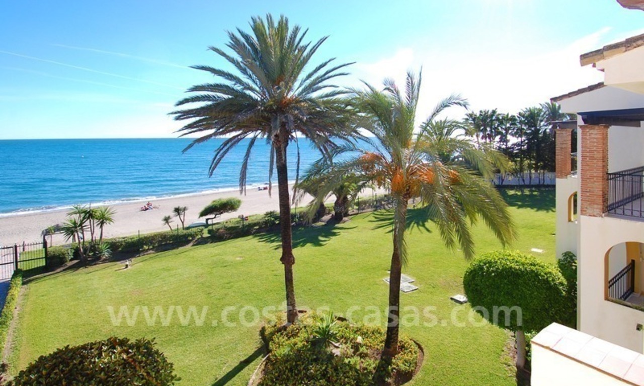 Apartamento ático en primera línea de playa a la venta en la Nueva Milla de Oro entre Marbella y Estepona centro 6