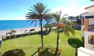 Apartamento ático en primera línea de playa a la venta en la Nueva Milla de Oro entre Marbella y Estepona centro 6