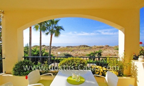 Apartamento en primera línea de playa a la venta en Marbella 
