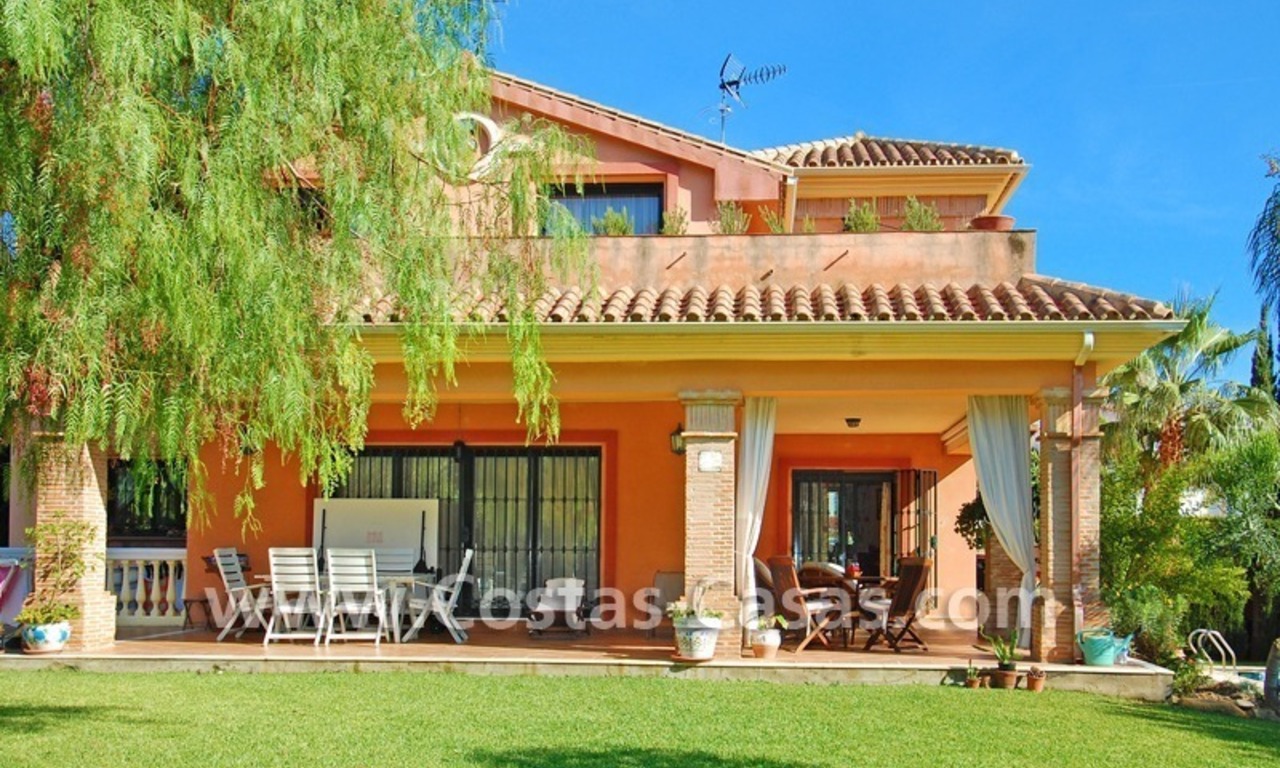 Villa de lujo a la venta en la zona de Marbella – Estepona – Benahavis 1