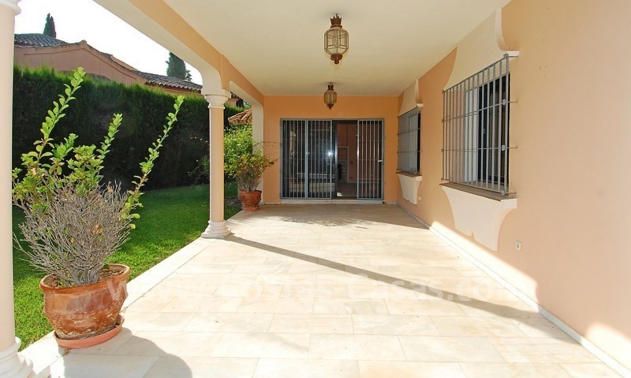 Villa de estilo andaluz a la venta en Nueva Andalucía - Puerto Banus - Marbella 5