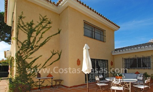 Villa de estilo rústica para comprar en la Milla de Oro en Marbella 