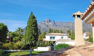 Villa de estilo rústica para comprar en la Milla de Oro en Marbella 8
