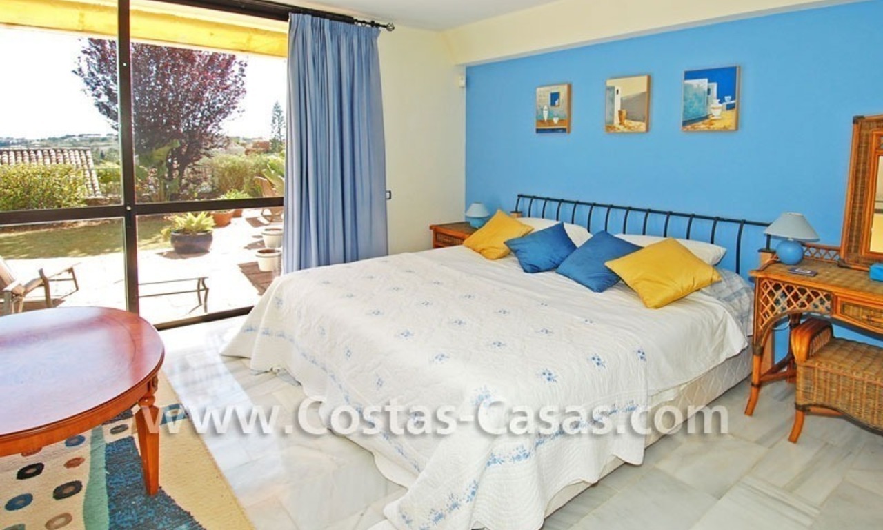 Villa de estilo andaluz para comprar en Nueva Andalucía - Marbella 16