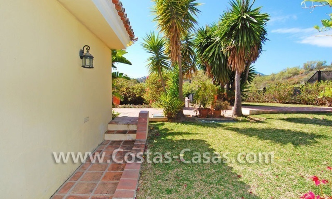 Villa de estilo andaluz para comprar en Nueva Andalucía - Marbella 6