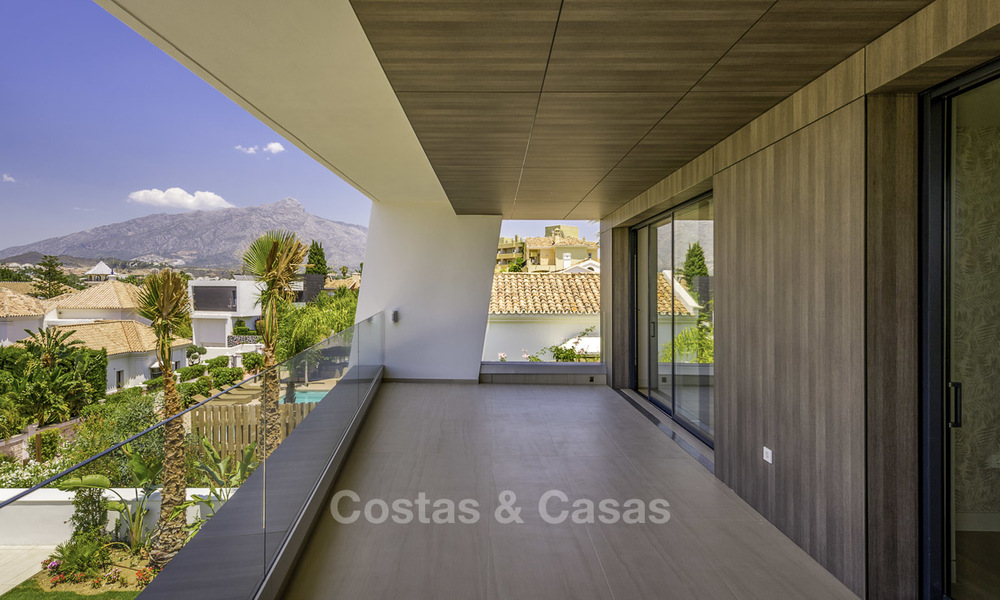 Villa moderna en venta, Nueva Andalucia en Marbella 15290