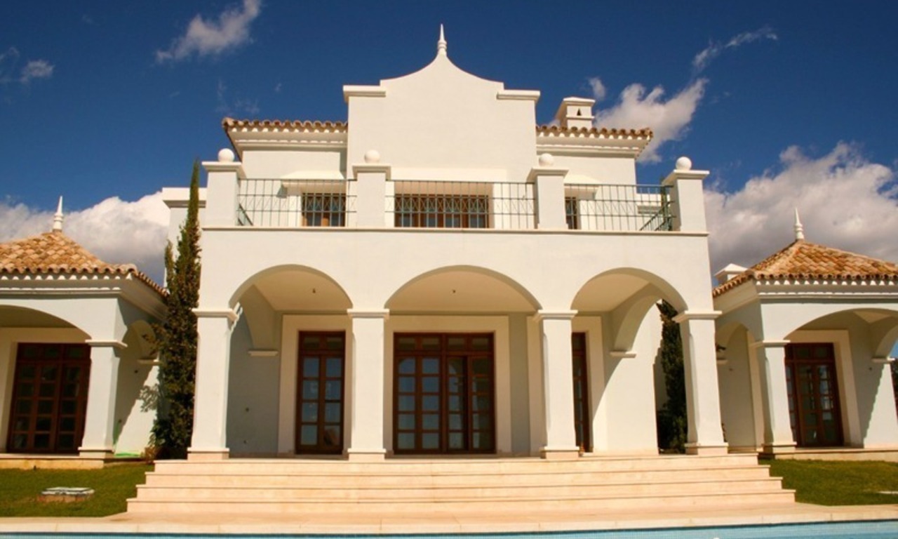 Villa de lujo en venta cerca de campo de golf en Marbella 1