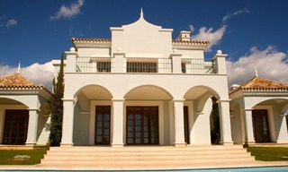 Villa de lujo en venta cerca de campo de golf en Marbella 1