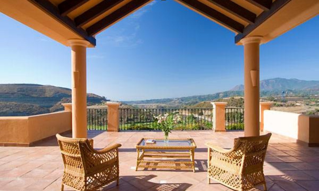Villa de lujo en venta en campo de golf en la zona de Marbella – Benahavis 0