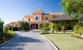 Villa de lujo en venta en campo de golf en la zona de Marbella – Benahavis 1
