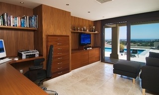 Villa moderna exclusiva a la venta en Nueva Andalucía, Marbella 20