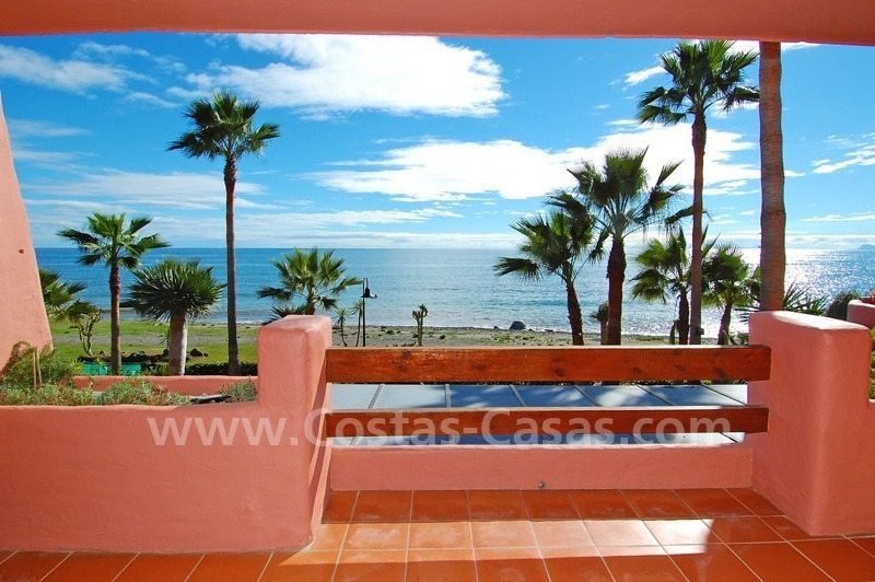 Lujoso apartamento en venta en un complejo en primera línea de playa, Nueva Milla de Oro, Marbella - Estepona