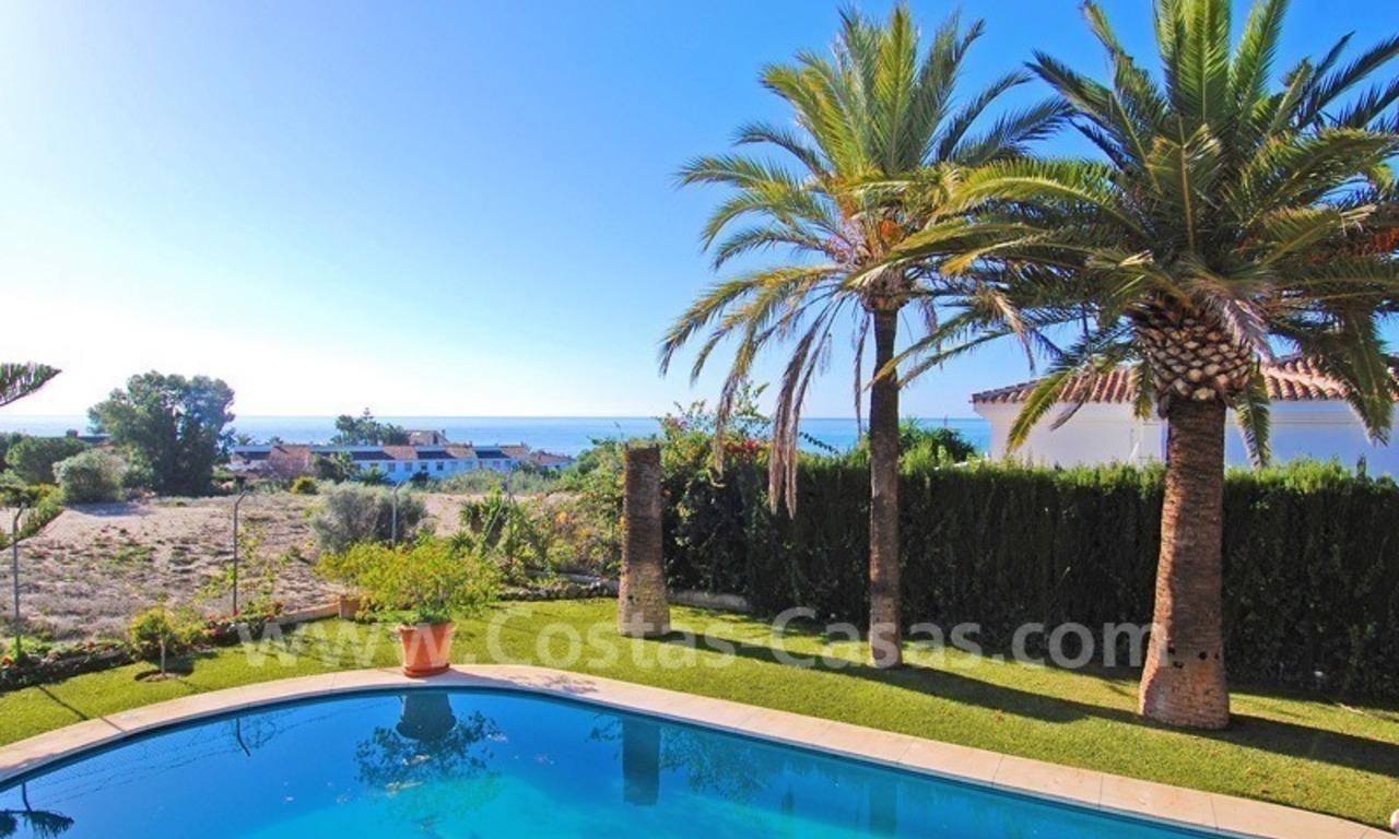 Villa en la playa a la venta en Marbella este 3