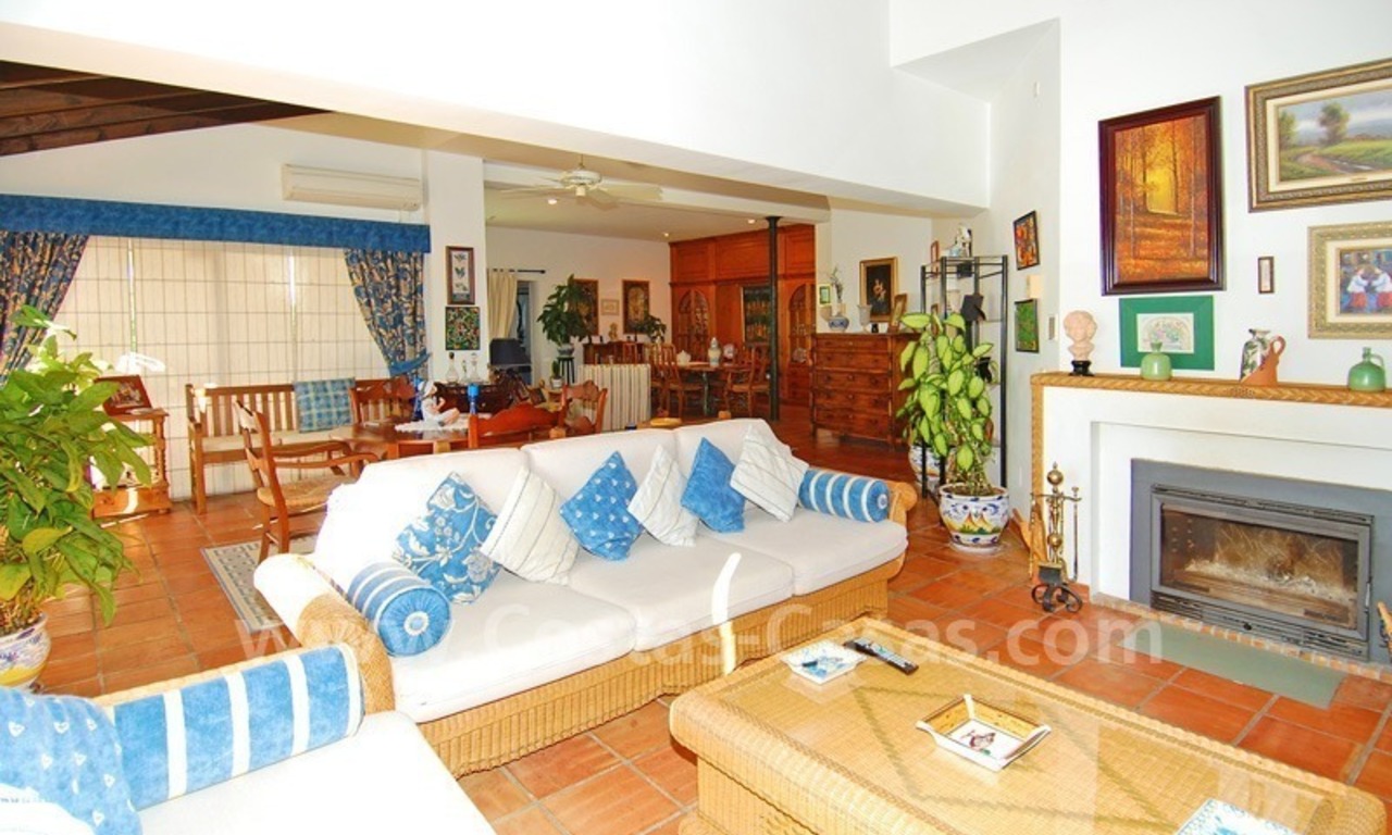Villa en la playa a la venta en Marbella este 9