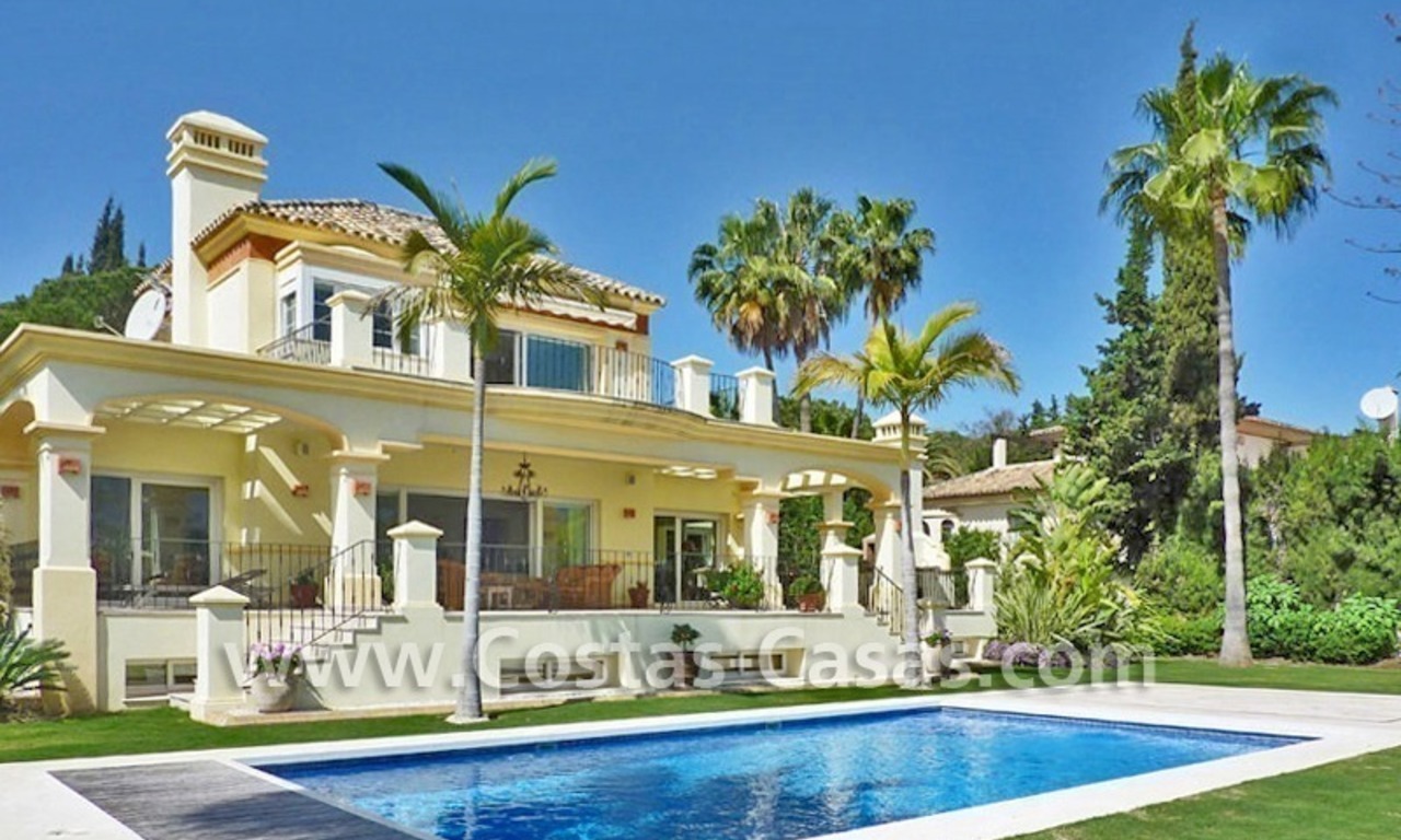 Villa de lujo frente al campo de golf en venta en Nueva Andalucía, Marbella 4