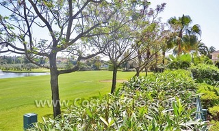 Villa de lujo frente al campo de golf en venta en Nueva Andalucía, Marbella 8