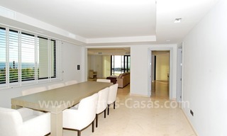 Villa moderna de alta calidad a la venta en Marbella con vistas al golf y mar 7