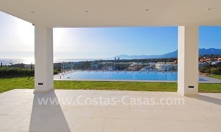 Villa moderna de alta calidad a la venta en Marbella con vistas al golf y mar 3