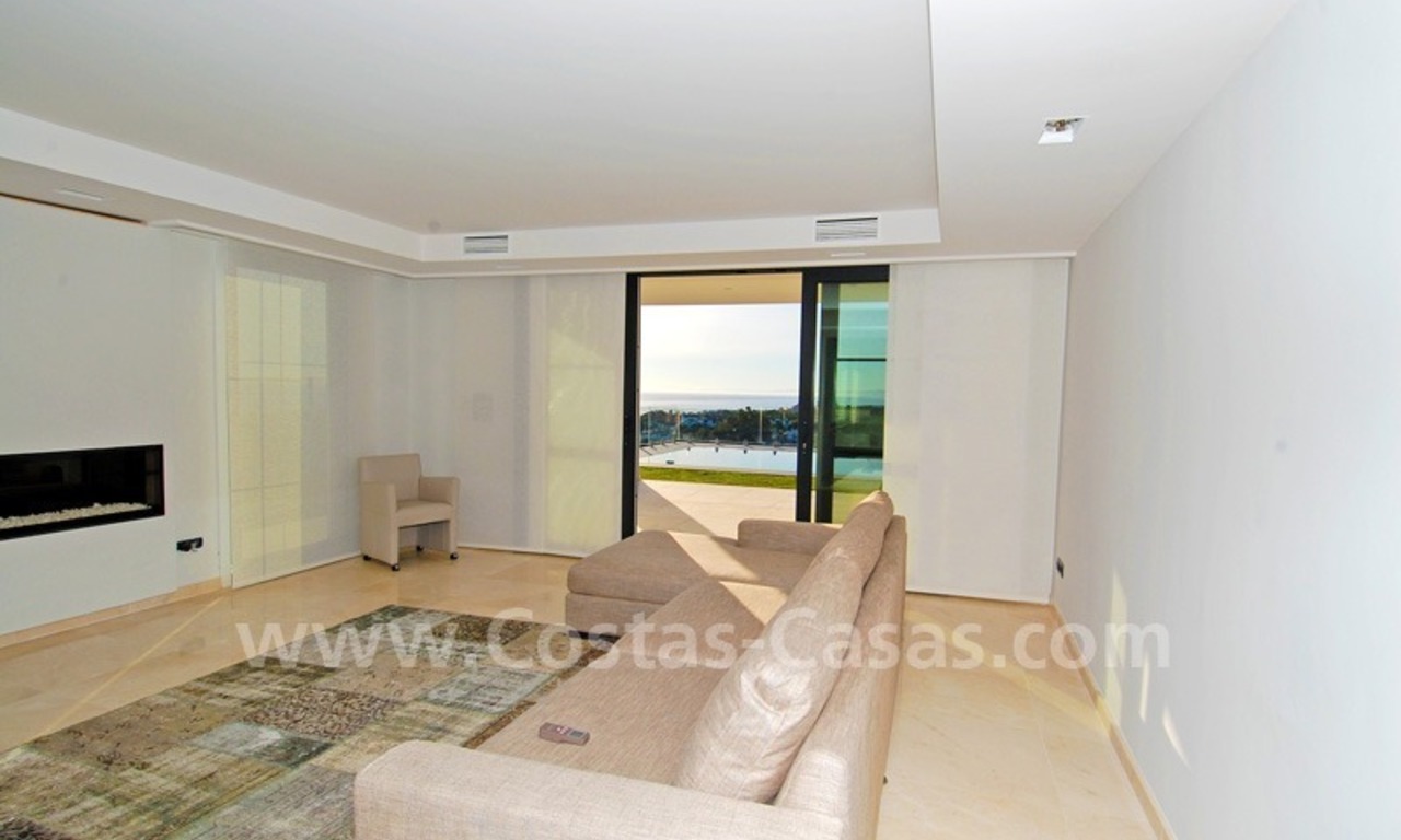 Villa moderna de alta calidad a la venta en Marbella con vistas al golf y mar 6